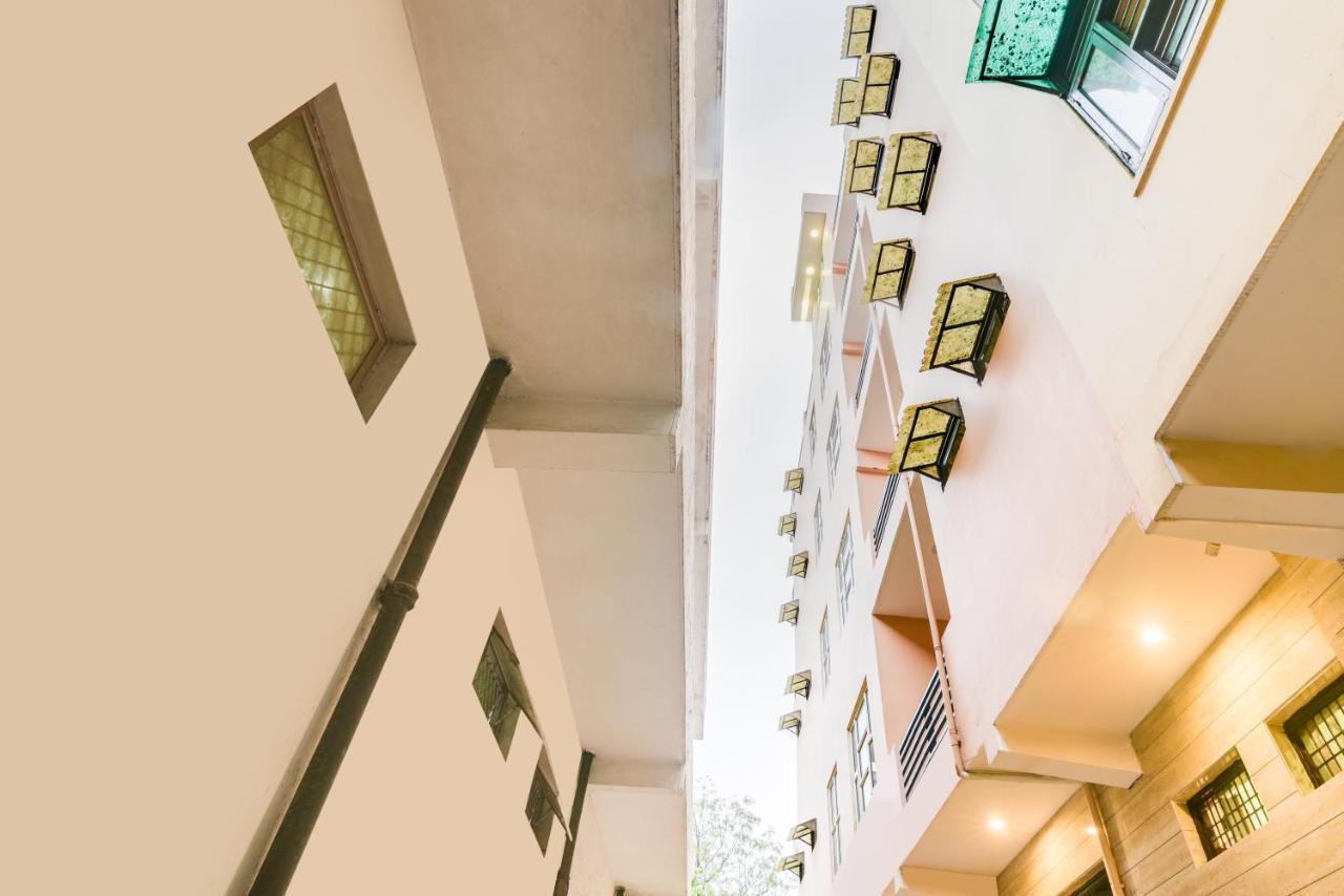Hotel Fabulous - Delhi International Airport Nova Deli Exterior foto
